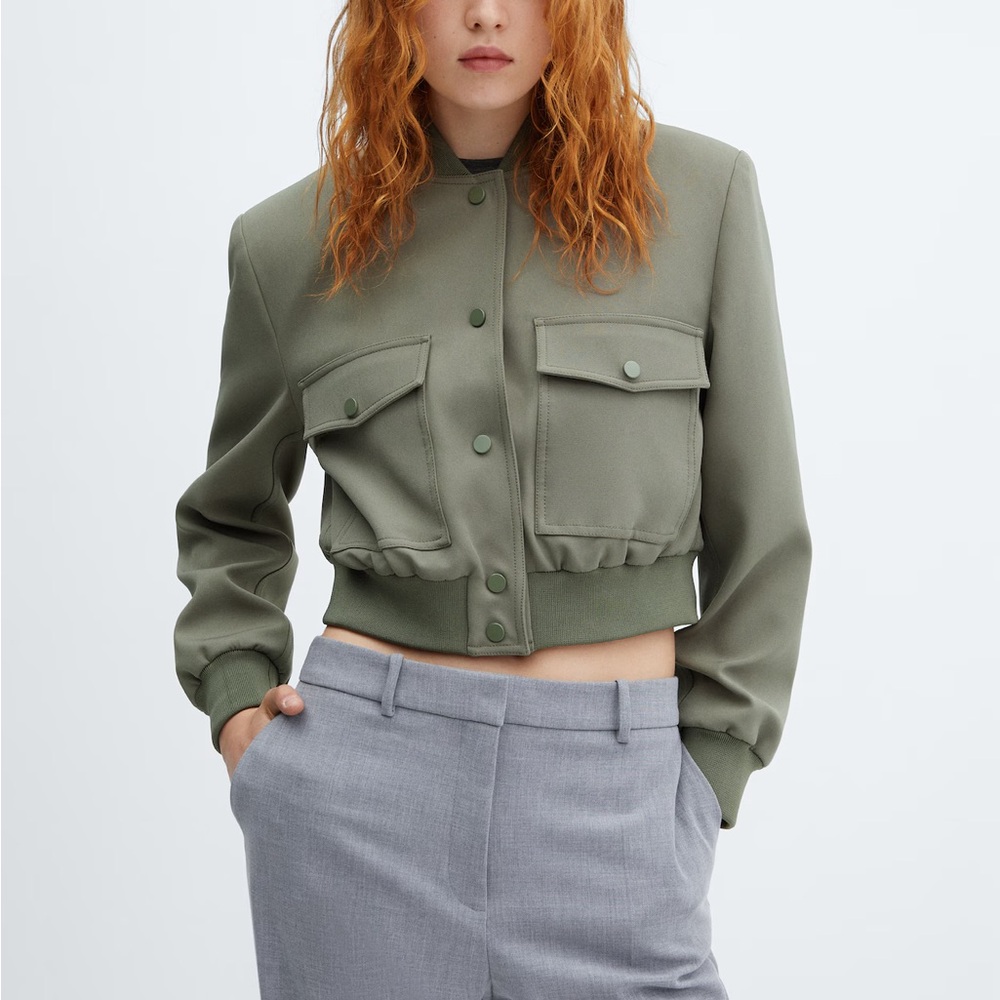 Bomber jacket with shoulder pads